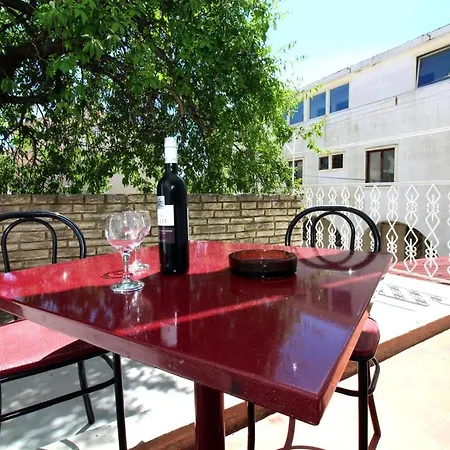 Apartamento Charming In Near Beaches Tisno