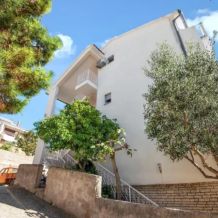 Charming In Near Beaches Apartment Tisno