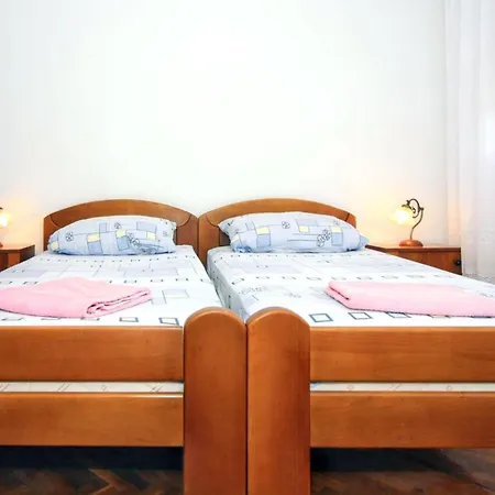 Charming In Near Beaches Tisno